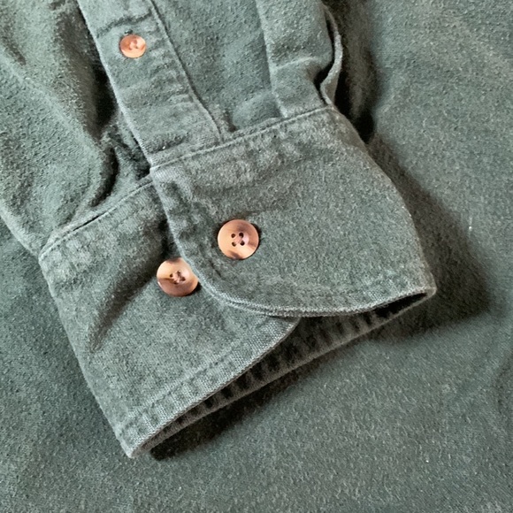 Men’s Cabela’s green long sleeve button up shirt. Chamois. Size XL. - Picture 5 of 7